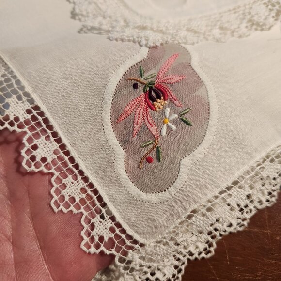 Handmade Vintage Linen Napkins Set Of 12 With Embroidered Floral Detail & Lace T - Picture 13 of 15
